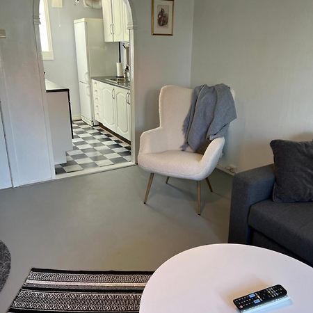 Lite Hus Med Egen Inngang - Sentral Beliggenhet เฮาเกซุนด์ ภายนอก รูปภาพ