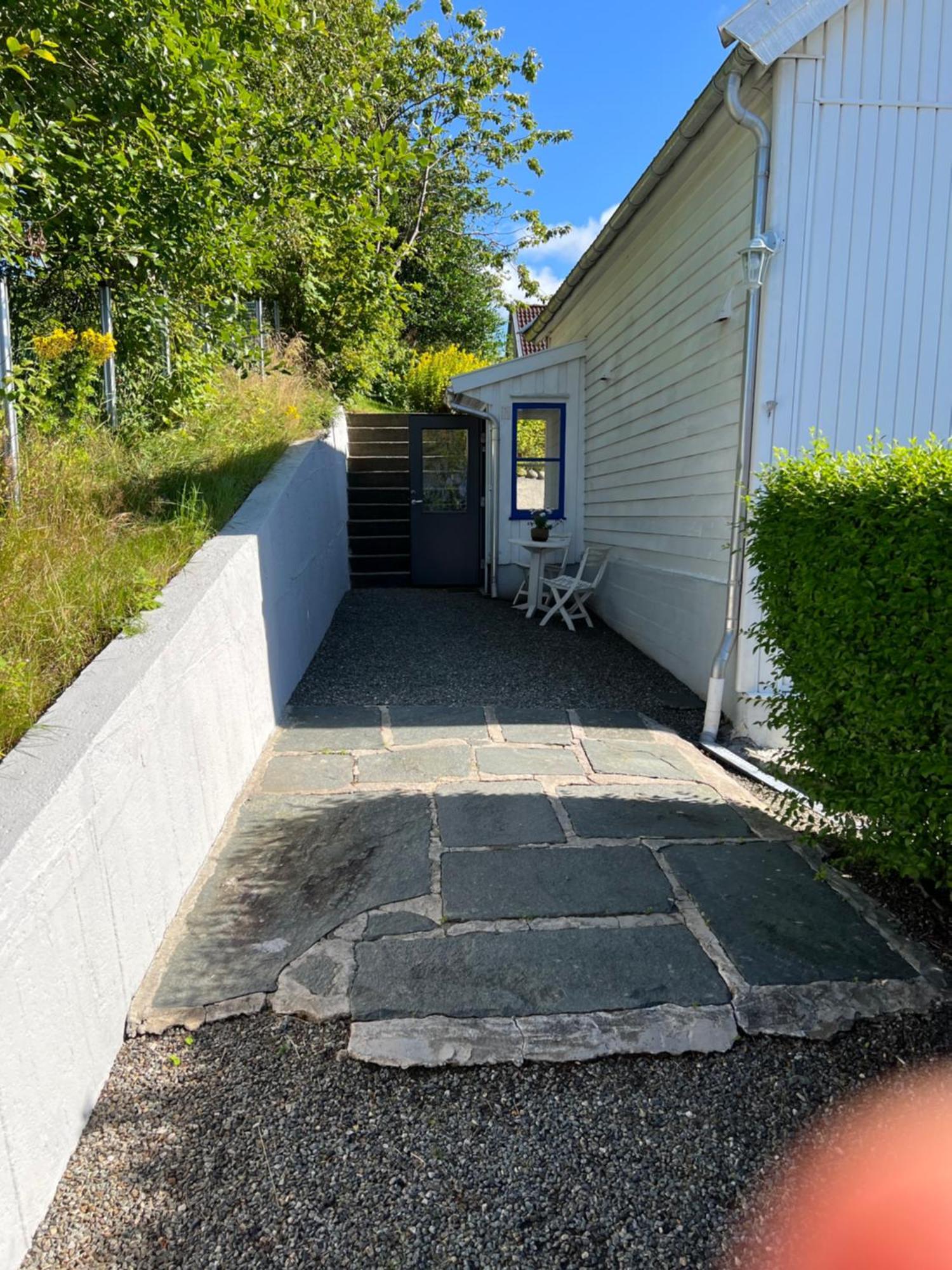 Lite Hus Med Egen Inngang - Sentral Beliggenhet เฮาเกซุนด์ ภายนอก รูปภาพ